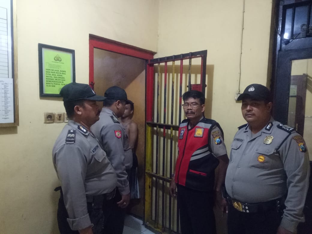 Antisipasi Tahanan Sakit, Polsek Semampir Lakukan Pengecekan Rutin