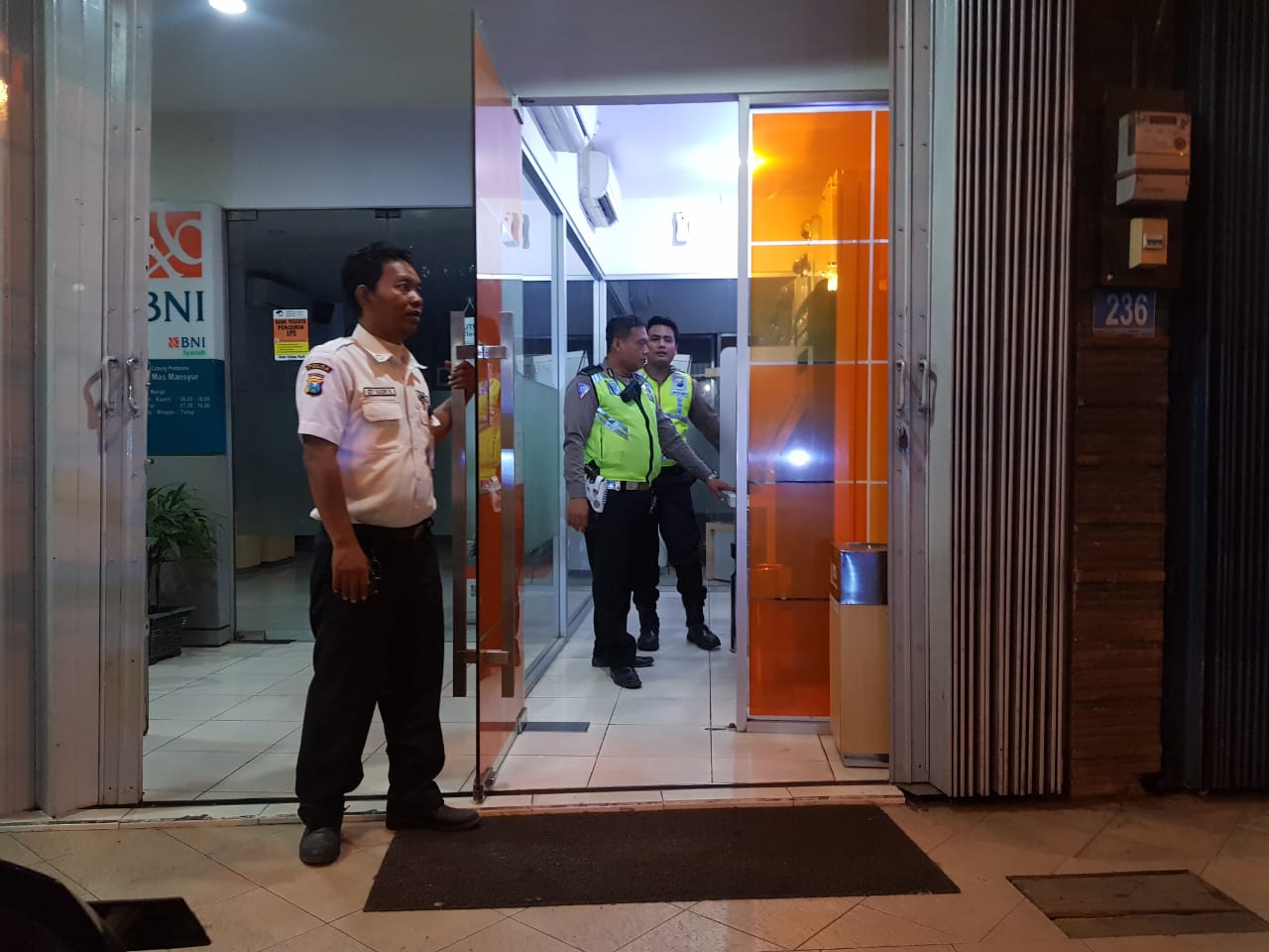 Unit Lantas & Unit Sabhara Polsek Semampir Patroli Malam ke Obyek Vital