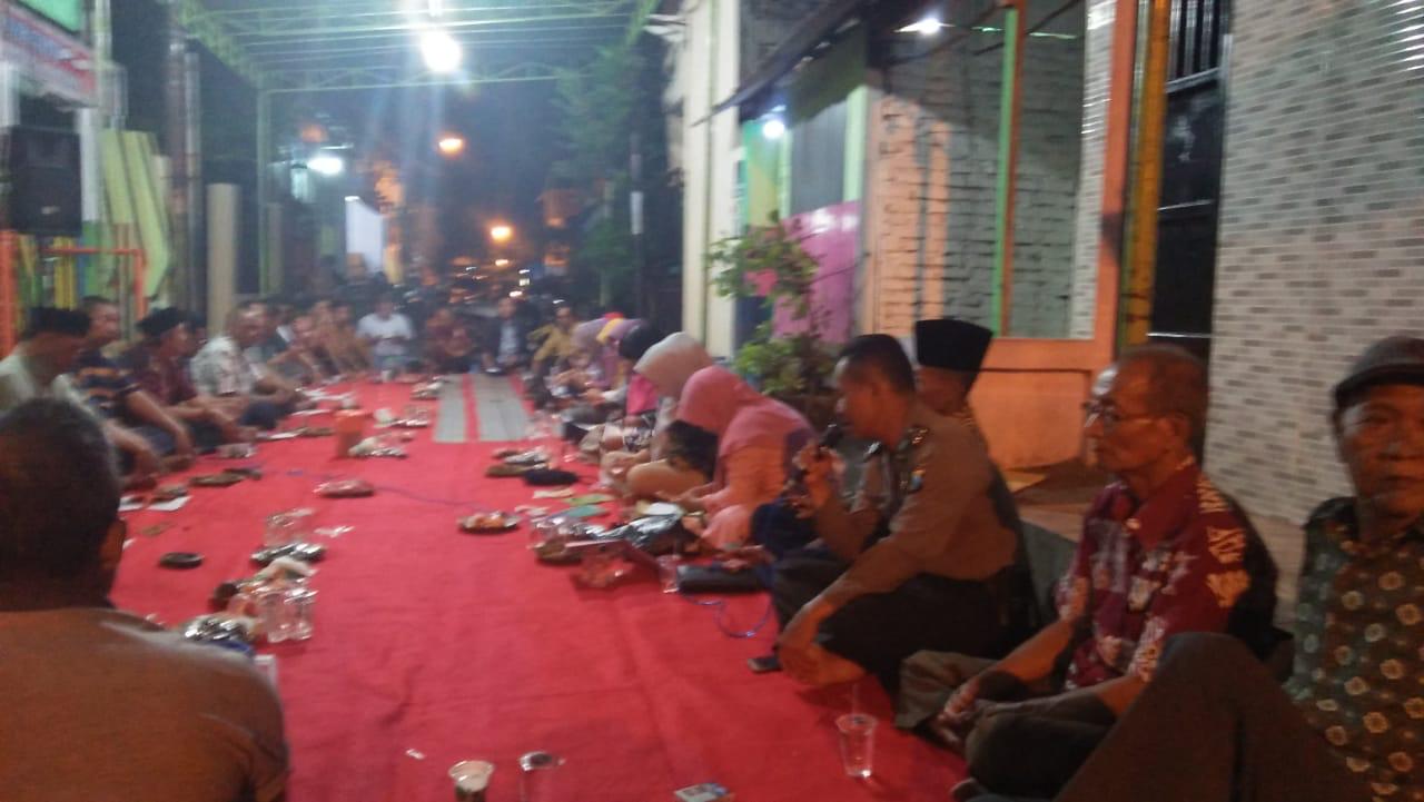 Babinkamtibmas Takal Kedinding Gelar Acara Tilik Kamling