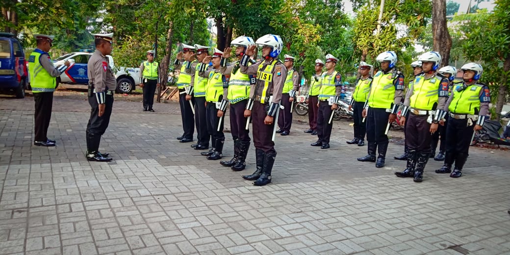 Satlantas Polres Tanjung Perak Gelar Apel Pagi, Untuk Pastikan Kesiapan Personil