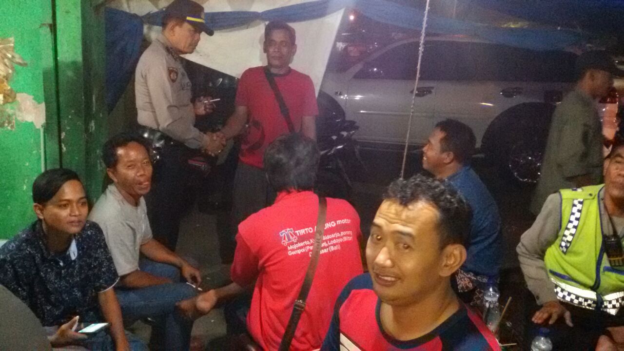 Polsek Asemrowo Gelar Patroli Gabungan ke Warung-warung Giras