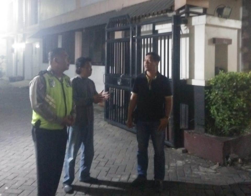 Polsek Semampir Gelar Patroli Malam, Titip Pesan Waspada Orang Tak Dikenal