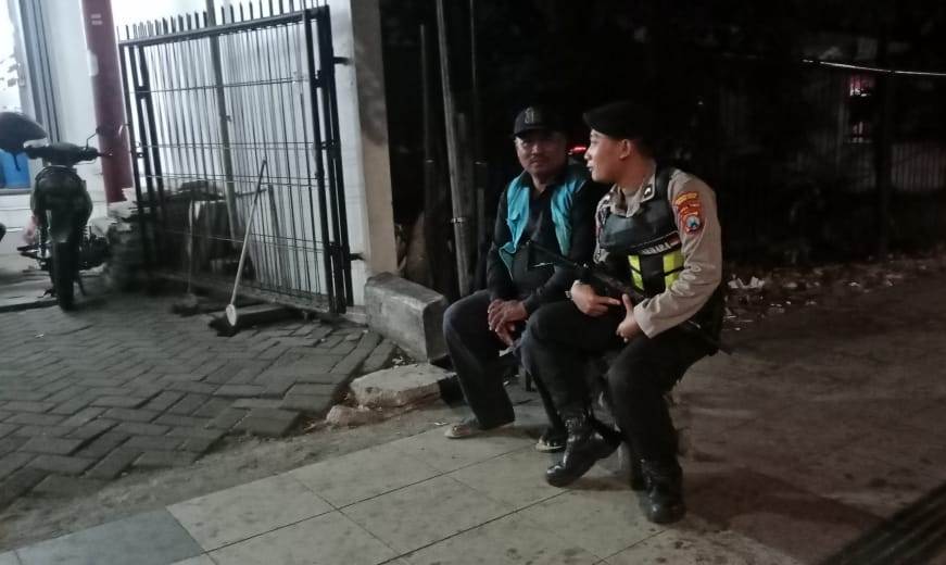 Satsabhara Polres Tanjung Perak Laksanakan Patroli di Mini Market Cegah 3C