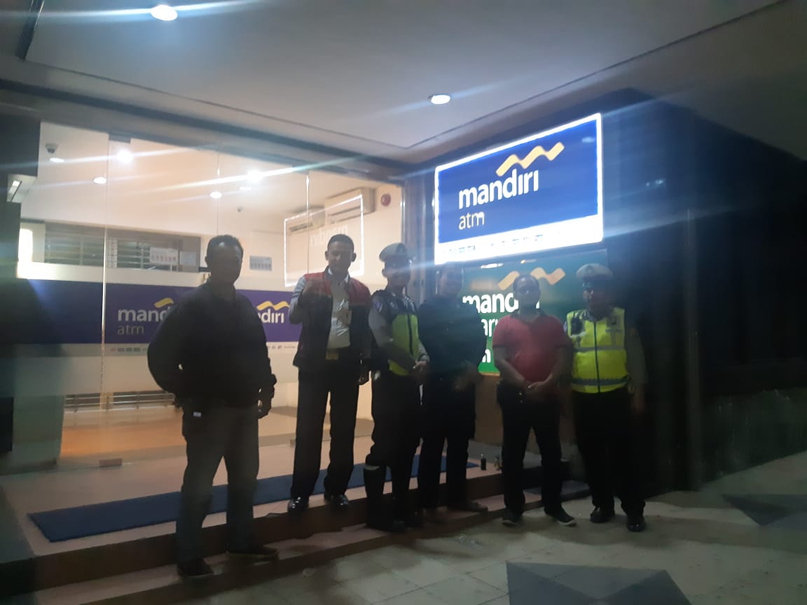 Polsek Pabean Cantikan Pantau Keamanan Wilayah Lewat Patroli Malam