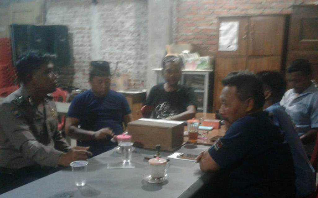 Babinkamtibmas Morokrembangan Sampaikan Pesan Anti Hoax Ke Pengurus Kampung