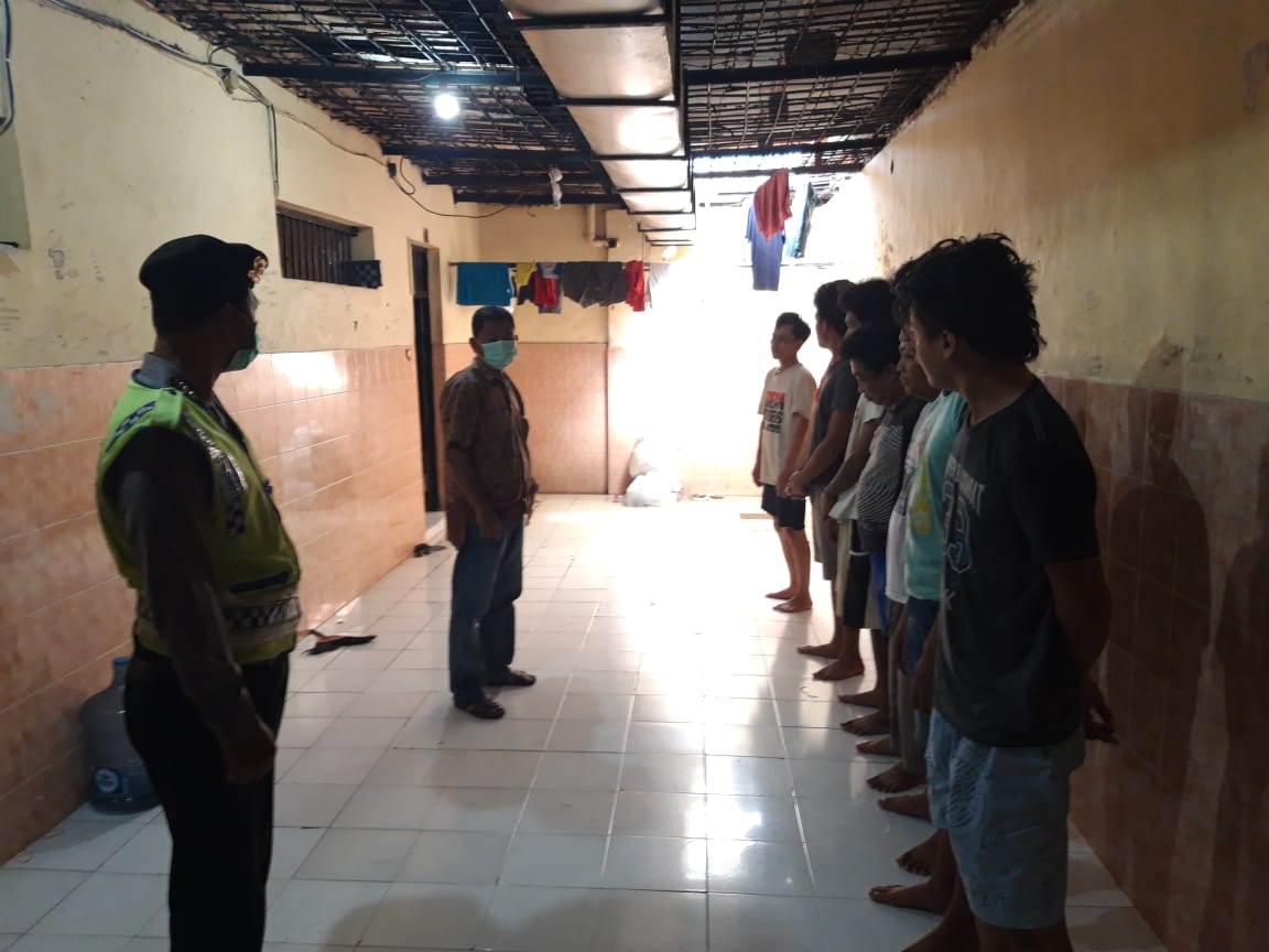 Pantau Kesehatan Tahanan Polsek Krembangan Lakukan Pengecekan Setiap Hari