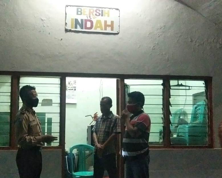 Panit Binmas Polsek Krembangan Sampaikan Himbauan Wajib Masker & Rajin Cuci Tangan