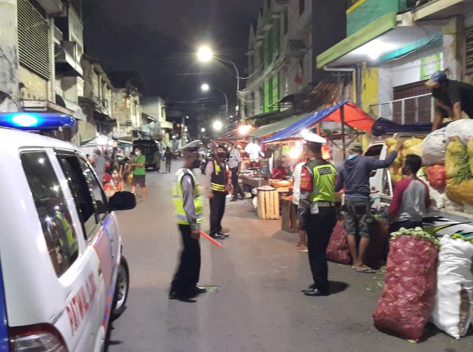 Polsek Pabean Cantikan Lakukan Patroli Malam di Pasar Sayur, Cegah 3C