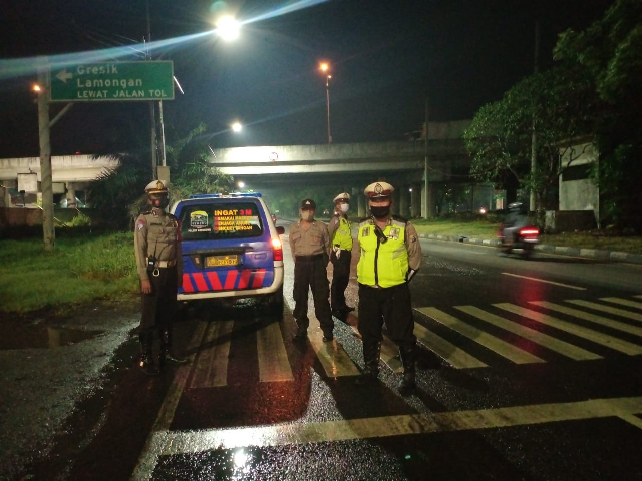 Polsek Asemrowo Gelar Patroli Mobile, Beri Jaminan Rasa Aman Masyarakat di Malam Hari
