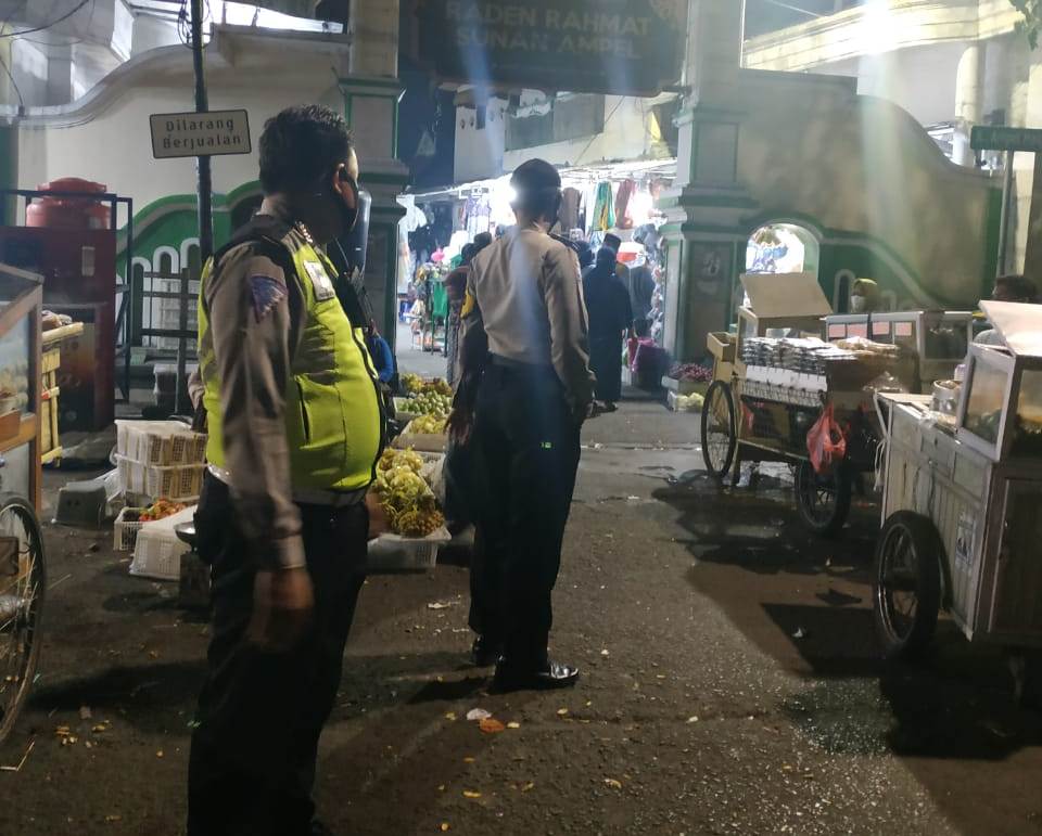 Polsek Semampir Lakukan Pengamanan di Pintu Masuk Wisata Religi Ampel