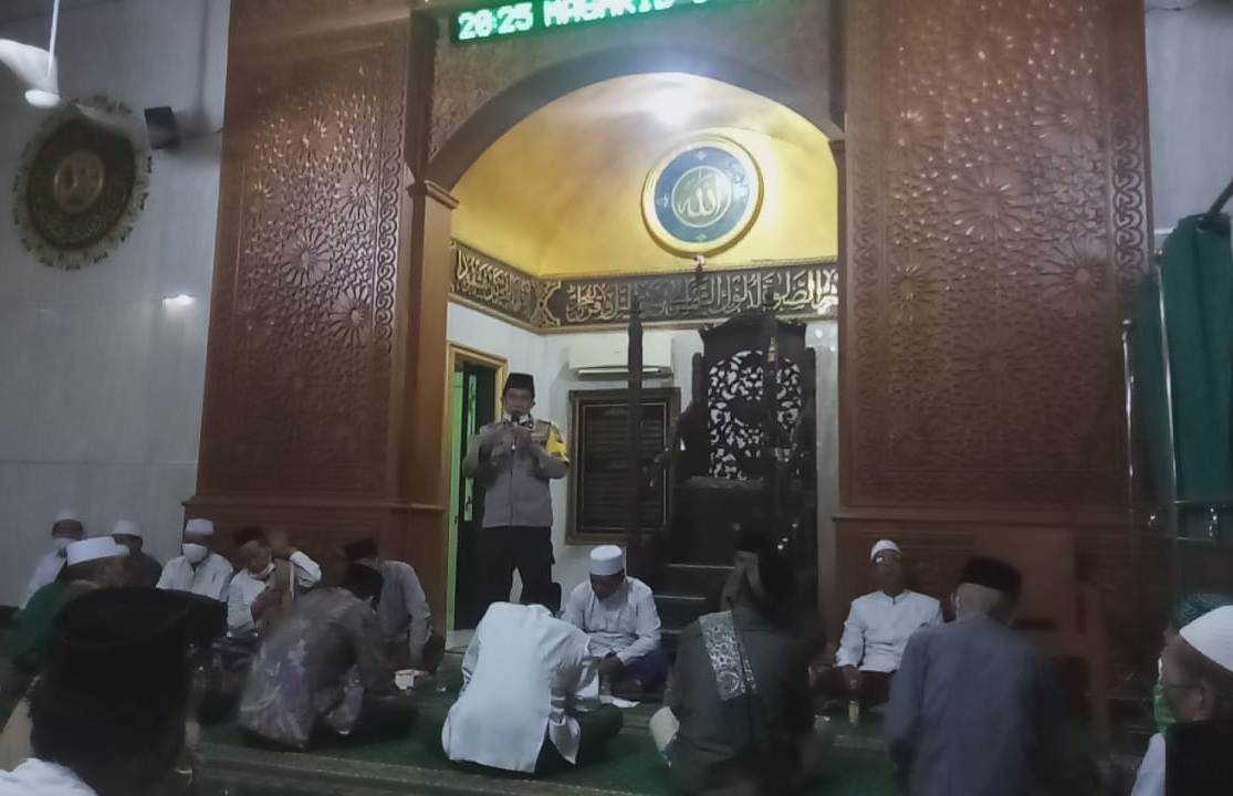 Kapolsek Asemrowo Sampaikan Pesan Anti Radikalisme Kepada Pengurus Cabang DMI