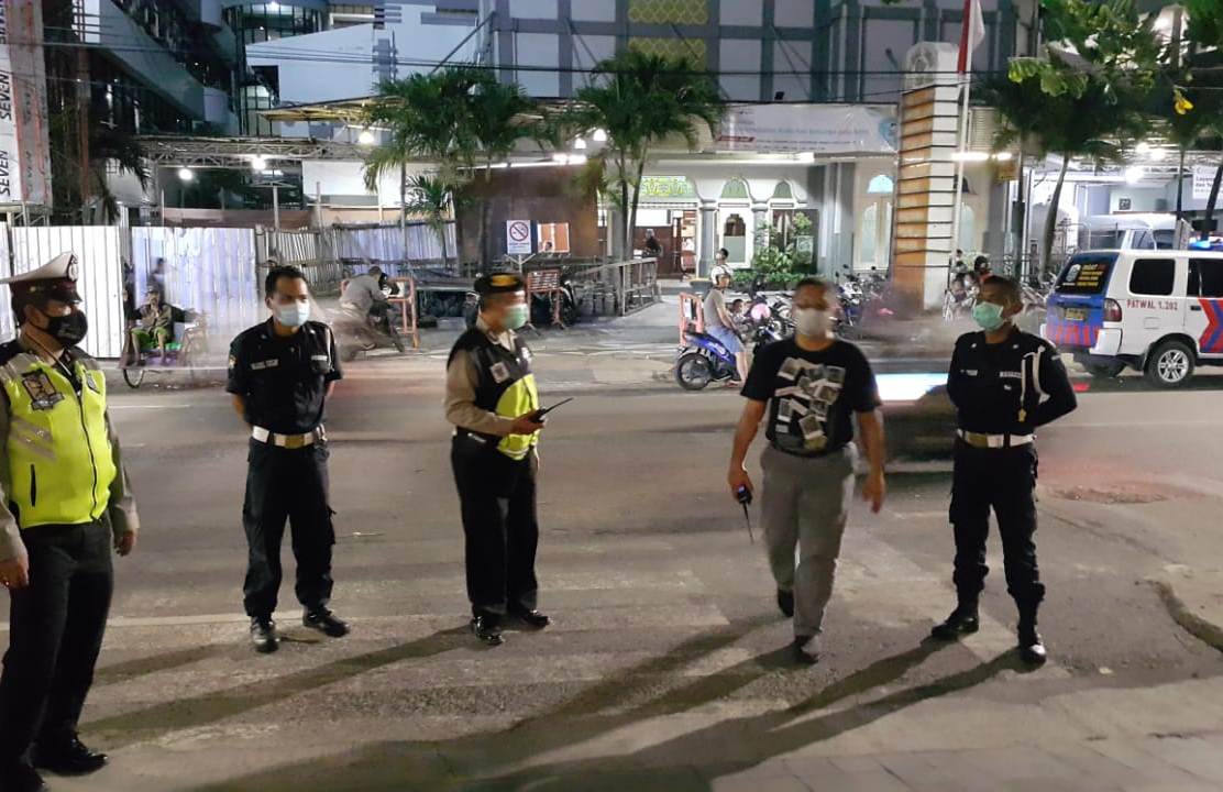 Polsek Pabean Cantikan Lakukan Patroli Malam di Rumah Sakit Al Irsyad, Antisipasi Pengambilan Paksa Jasad Pasien Covid-19 & 3C