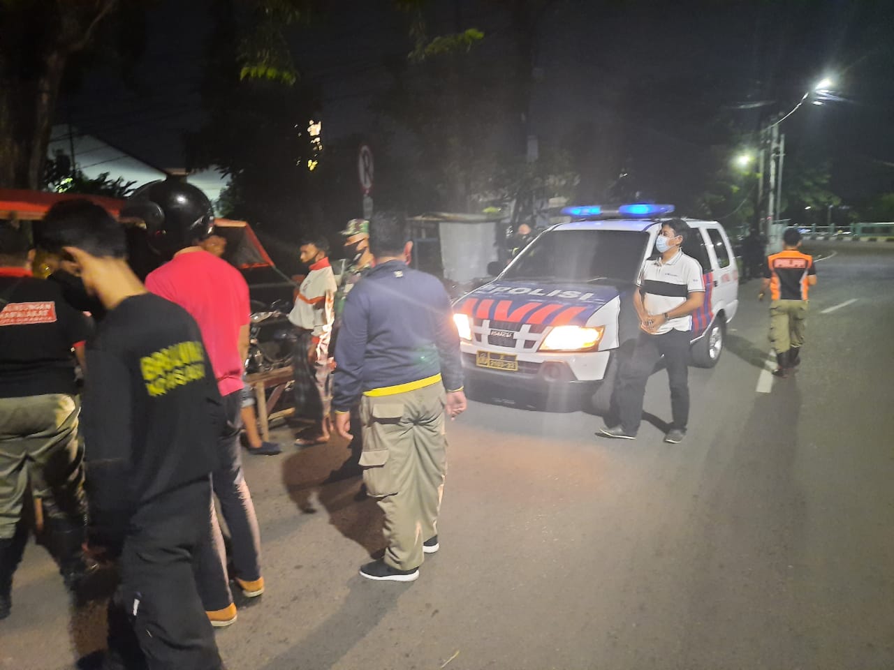 Polsek Pabean Cantikan Lakukan Operasi Penertiban Masker & Jam Malam di Warung Serta Mini Market