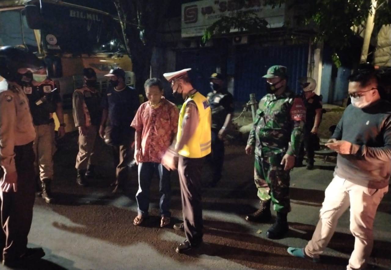Polsek Pabean Cantikan Gelar Operasi Penertiban Masker Mobile di Sepanjang Jalan Waspada