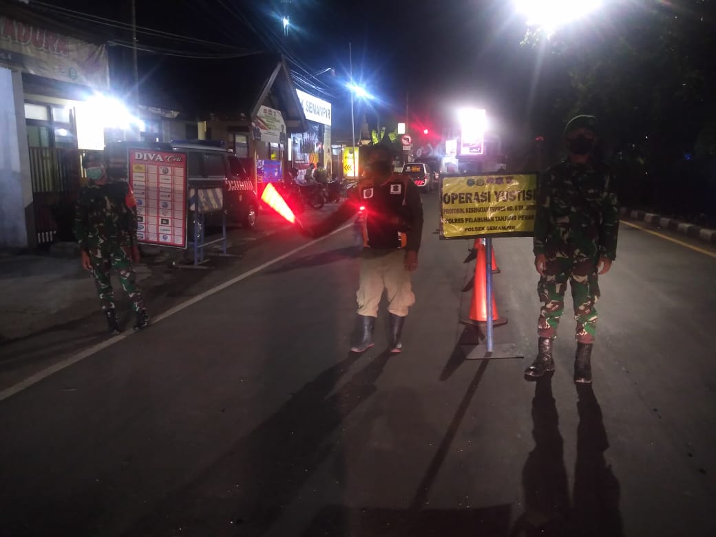 Polsek Semampir Lakukan Operasi Penertiban Masker Malam Hari, Amankan 6 Orang Pelanggar Protokol Kesehatan