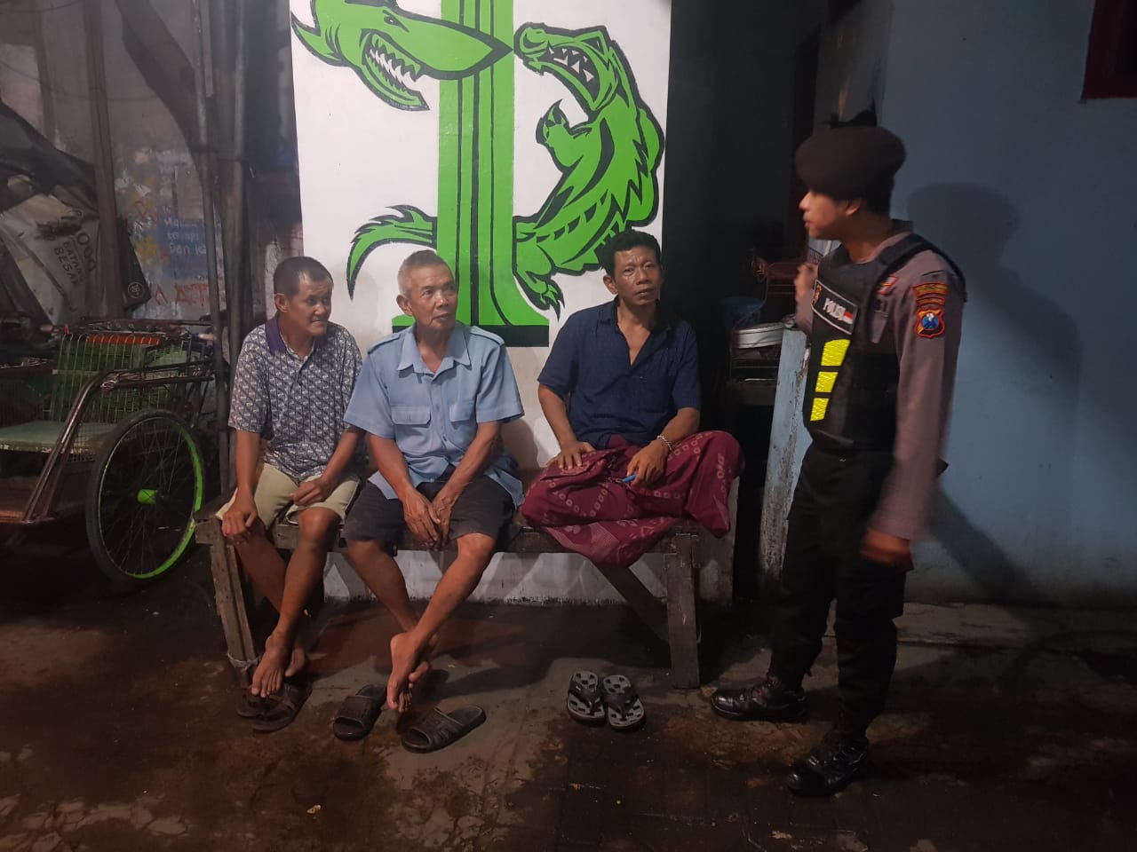 Satsabhara Polres Tanjung Perak Patroli Pemukiman, Pantau Keamanan Wilayah