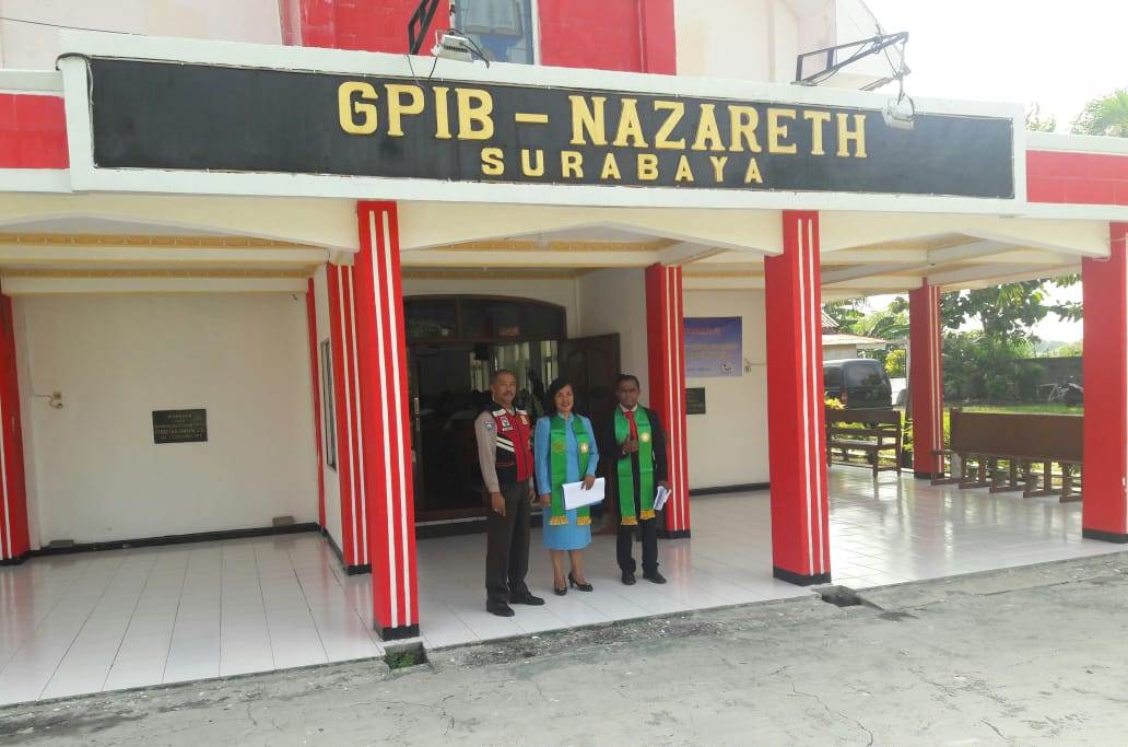 Polsek Kenjeran Lakukan Pengamanan Kebaktian Minggu Pagi