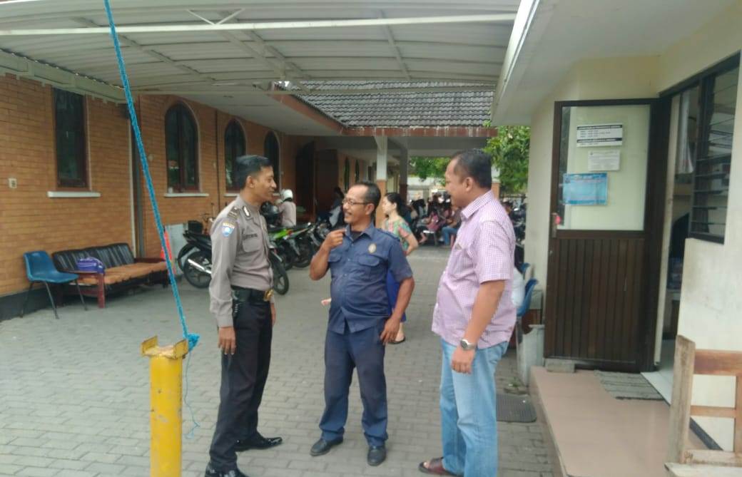 Babinkamtibmas Sukolilo Baru PAM Kebaktian Minggu