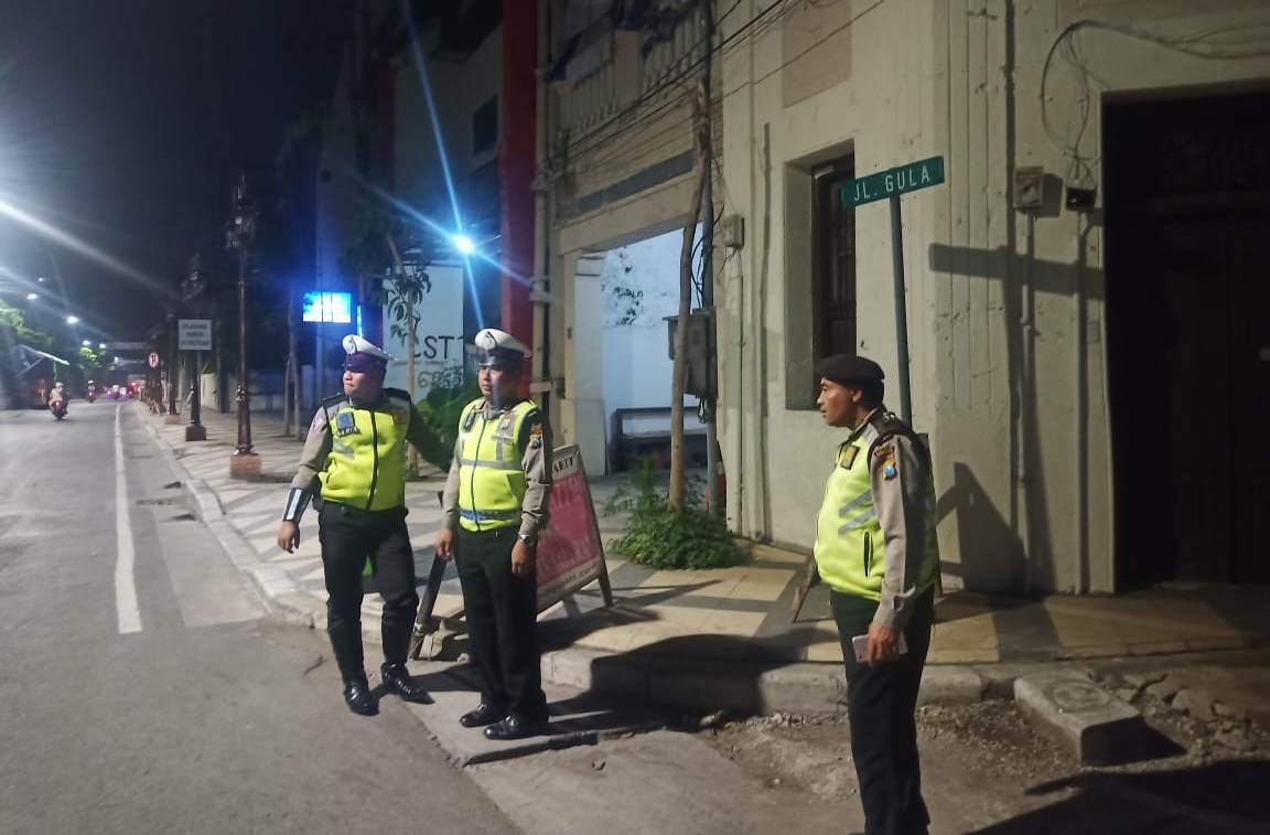 Patroli Pemukiman, Polsek Pabean Cantikan Antisipasi Kerawanan & Ciptakan Rasa Aman