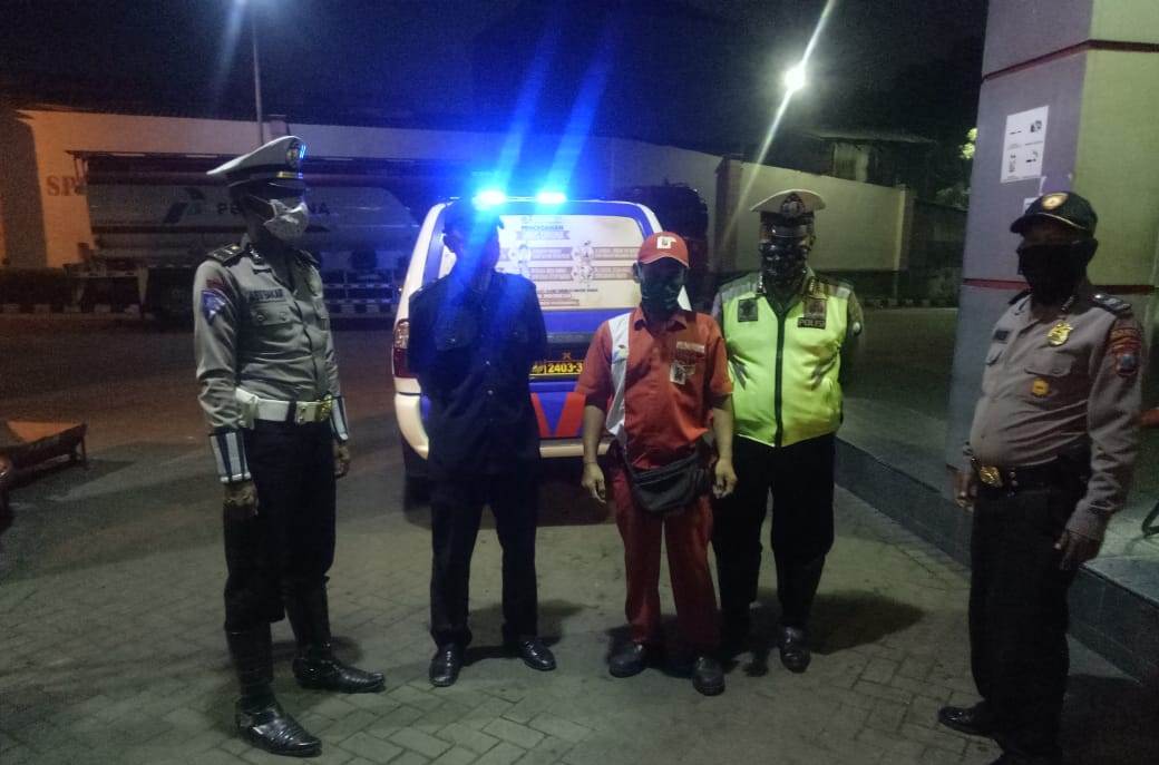 Antisipasi Kriminalitas 3C di SPBU, Polsek Asemrowo Gelar Patroli Malam