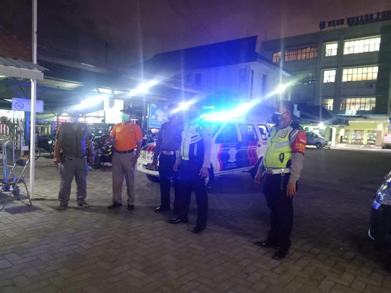 Polsek Semampir Gelar Patroli Rutin di Rumah Sakit Paru, Antisipasi Pengambilan Paksa Jasad Pasien Covid-19