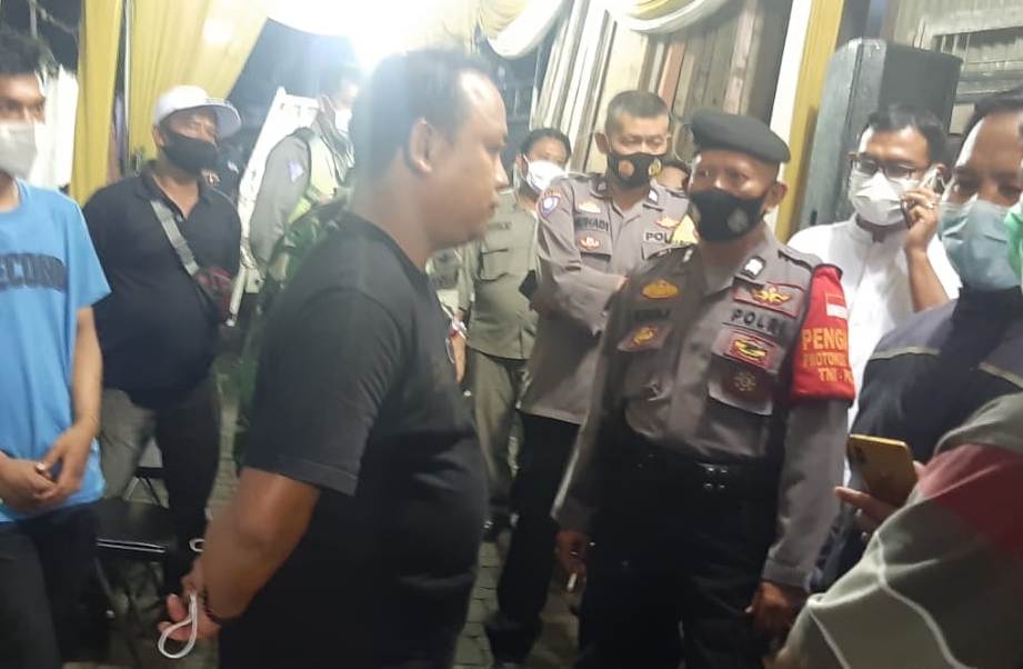 Polsek Semampir Bersama Koramil & Satpol PP Bubarkan Acara Hajatan Pernikahan Yang Langgar Jam Malam