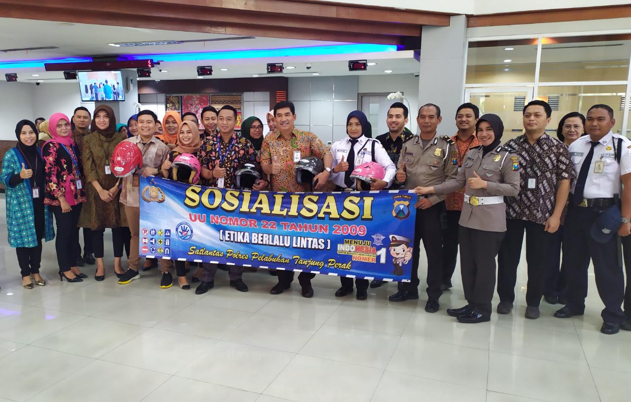 Satlantas Polres Tanjung Perak Sosialisasikan Pentingnya Etika Berlalu Lintas di Kantor BRI