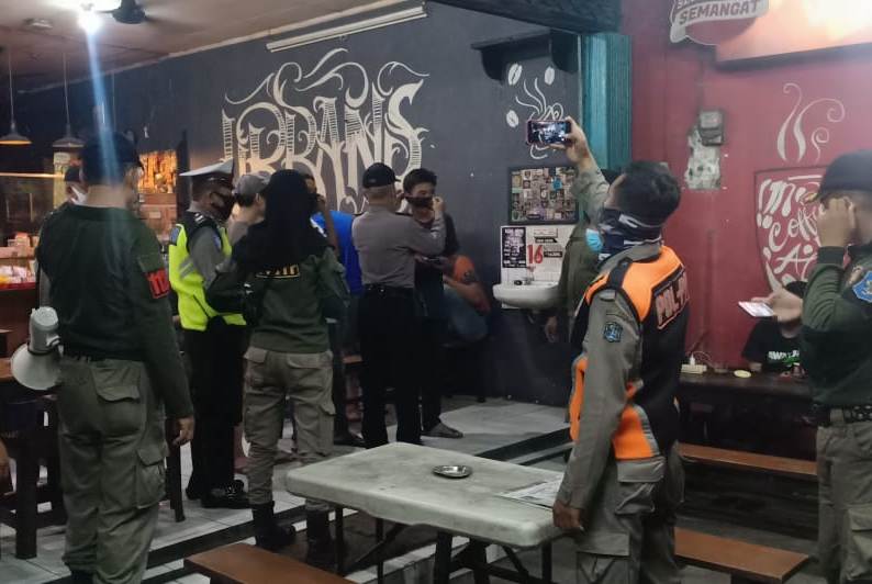 Polres Tanjung Perak Gelar Patroli Skala Besar Antisipasi Kerawanan & Penertiban Masker