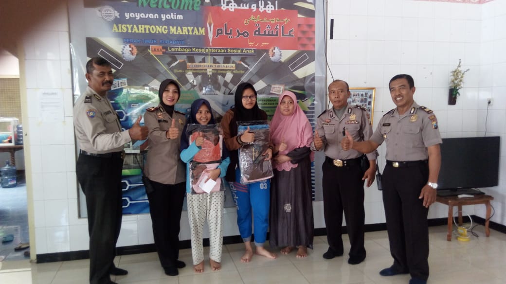 Kapolsek Pabean Cantikan Sambang Panti Asuhan Sambil Beri Bingkisan