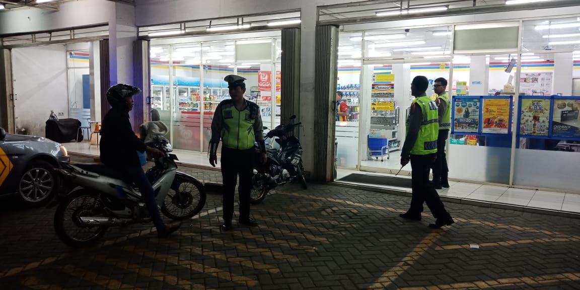 Tekan Kriminalitas 3C, Polsek Asemrowo Rajin Lakukan Patroli Malam