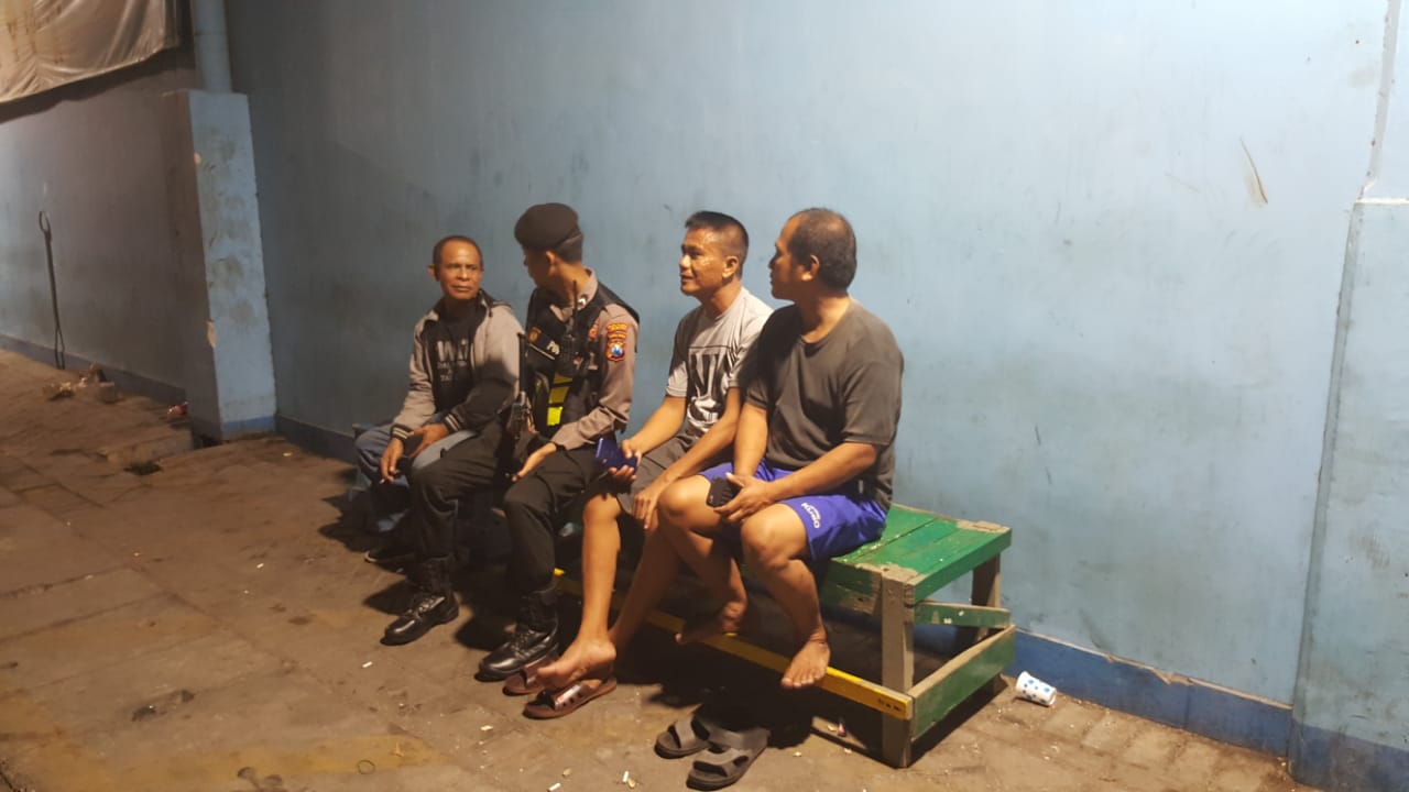 Satsabhara Polres Tanjung Perak Gelar Patroli Malam di Pergudangan