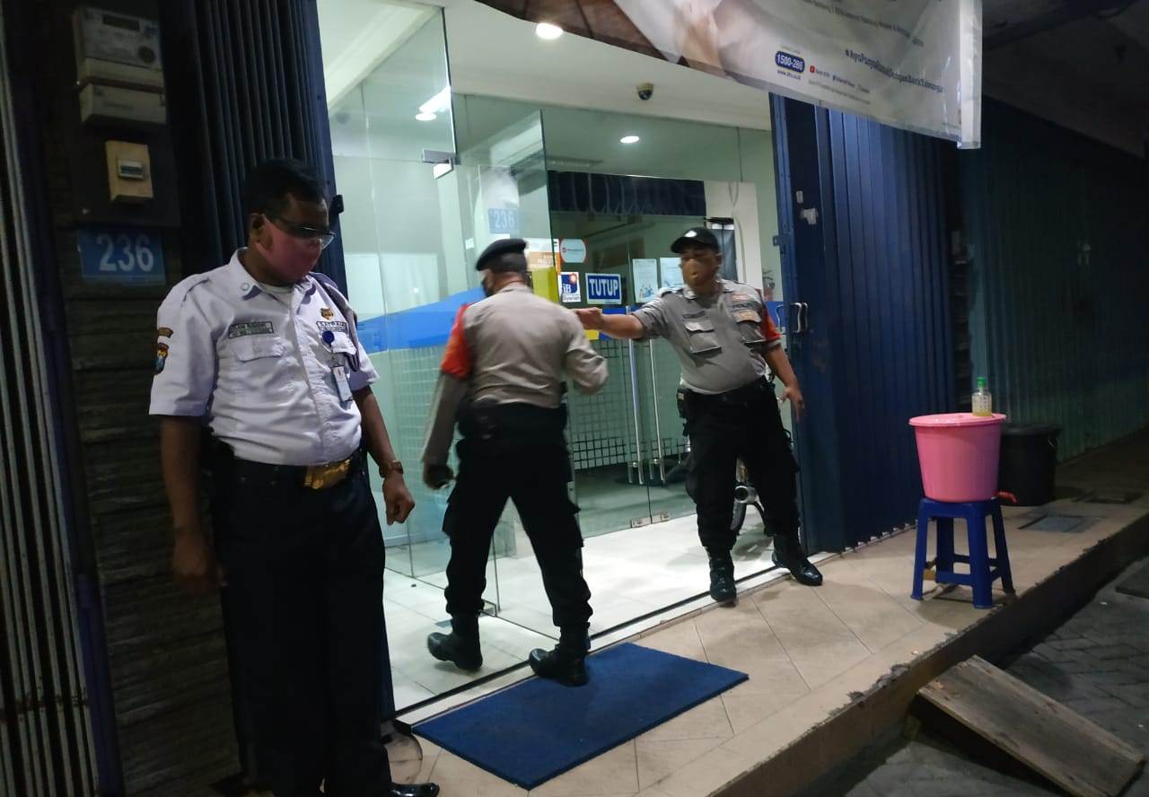 Polsek Semampir Gelar Patroli Malam di Kantor Bank Antisipasi Kerawanan