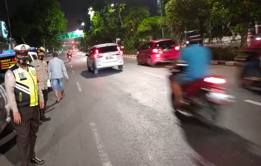 Polsek Krembangan Lakukan Patroli Mobile, Antisipasi Tawuran & Cegah 3C