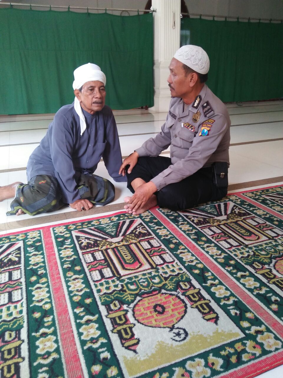 Babinkamtibmas Ujung, Titip Pesan Anti Radikalisme ke Tomas