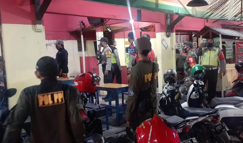 Polsek Krembangan Gencar Lakukan Penertiban Masker Bersama Satpol PP dan TNI