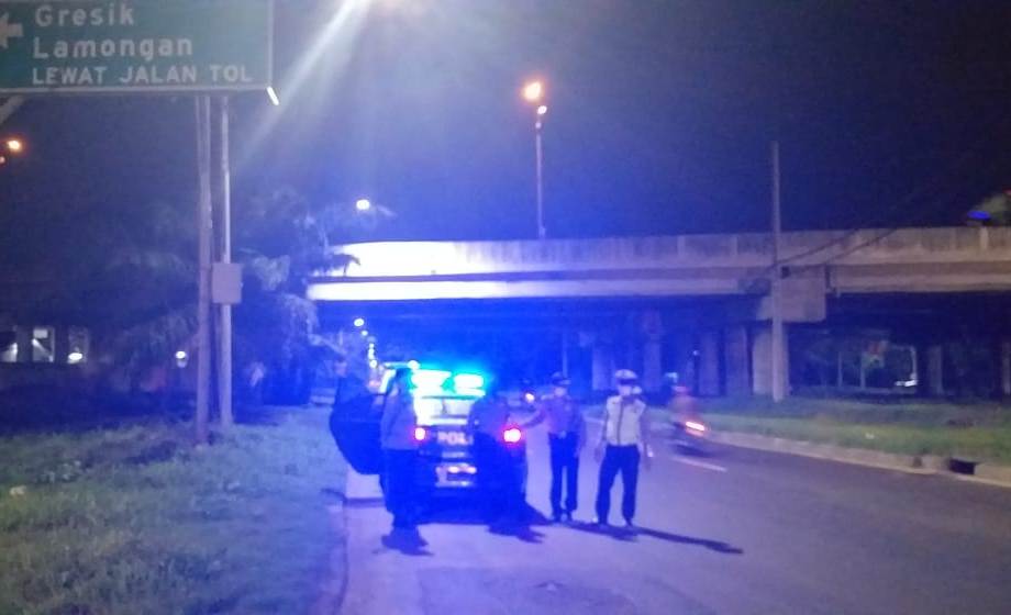 Personil Polsek Asemrowo Lakukan Patroli Mobile di Malam Hari, Antisipasi Berbagai Bentuk Kerawanan