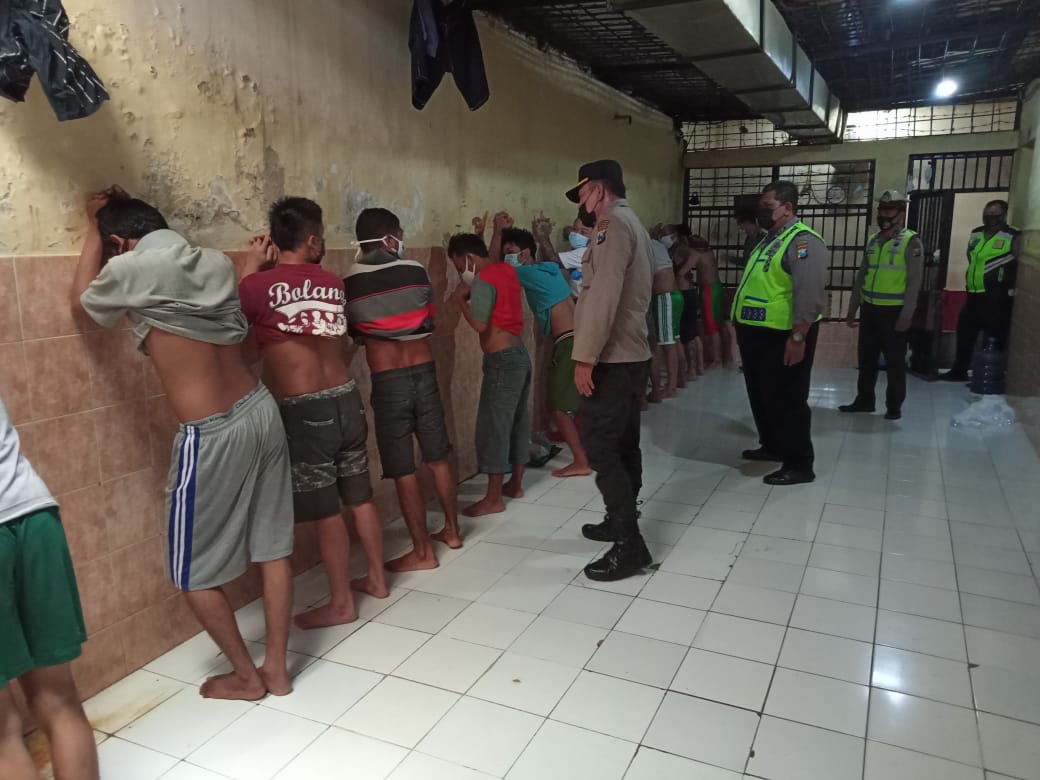 Antisipasi Tahanan Melarikan Diri, Polsek Krembangan Lakukan Cek Rutin Pagi & Malam