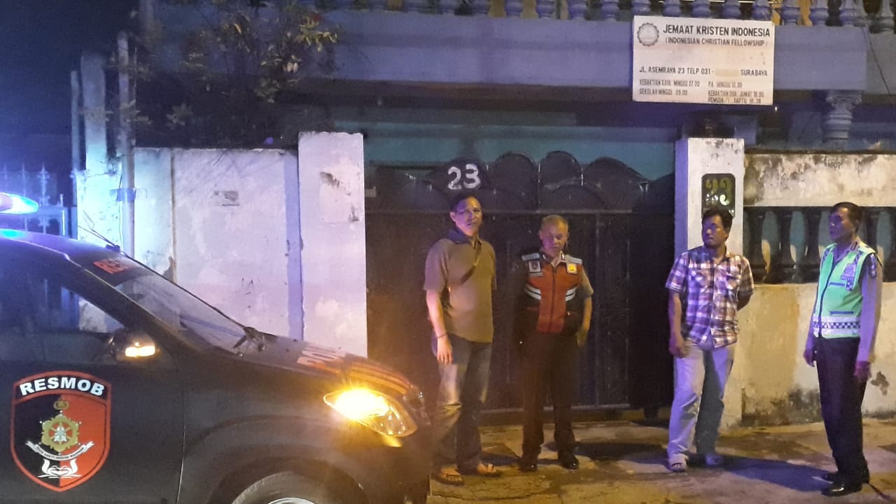 Polsek Asemrowo Laksanakan Patroli & Pengamanan Gereja Mess Panen Raya