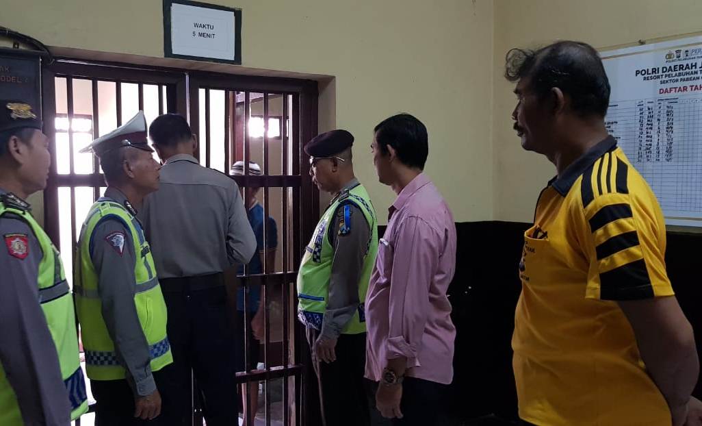 Polsek Pabean Cantikan Lakukan Pengecekan Ruang Tahanan di Pagi Hari
