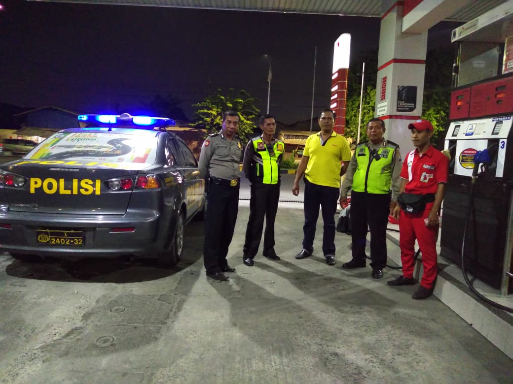 Polsek Asemrowo Gelar Patroli Malam di SPBU, Antisipasi Kriminalitas 3C