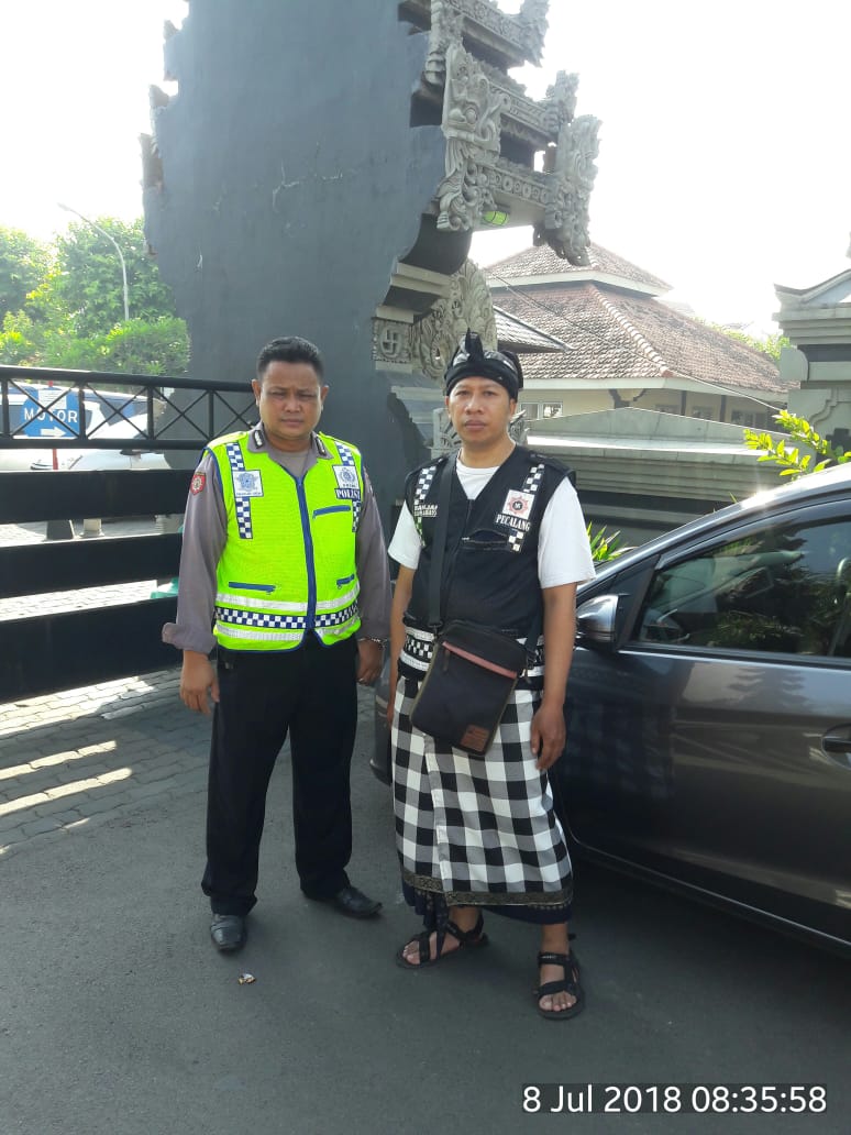 Pengamanan Upacara Potong Gigi di Pura Jagad Karana