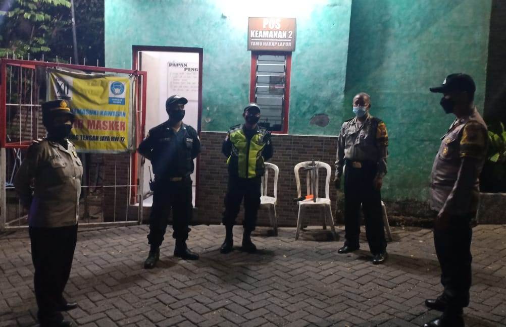 Polsek Kenjeran Gelar Patroli Malam di Pemukiman & Pergudangan, Waspada Aksi 3C