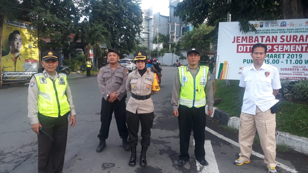Polres Tanjung Perak PAM Millenial Road Safety Festival di Jembatan Suramadu