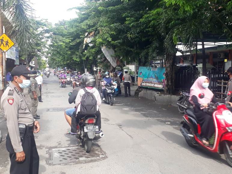 Polsek Asemrowo Gencar Laksanakan Operasi Penertiban Masker Bersama Satpol PP & Koramil
