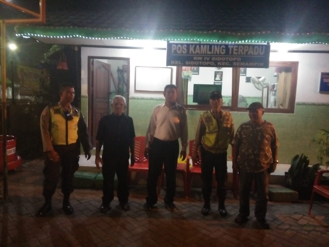 Polsek Semampir Pantau Keamanan Pemukiman Melalui Patroli Malam