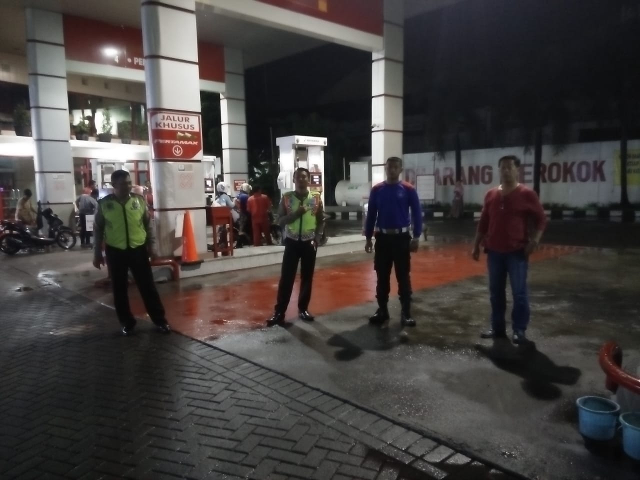 Polsek Semampir Patroli SPBU, Titip Pesan Waspada Uang Palsu