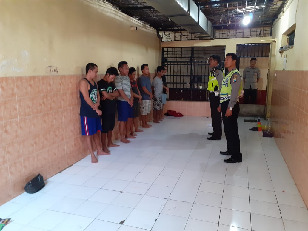 Antisipasi Tahanan Sakit, Polsek Krembangan Lakukan Pengecekan Rutin