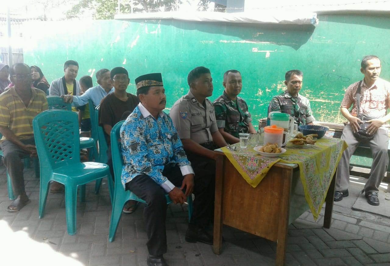 Babinkamtibmas Morokrembangan PAM Pemilihan Ketua RT 06 Tambak Asri