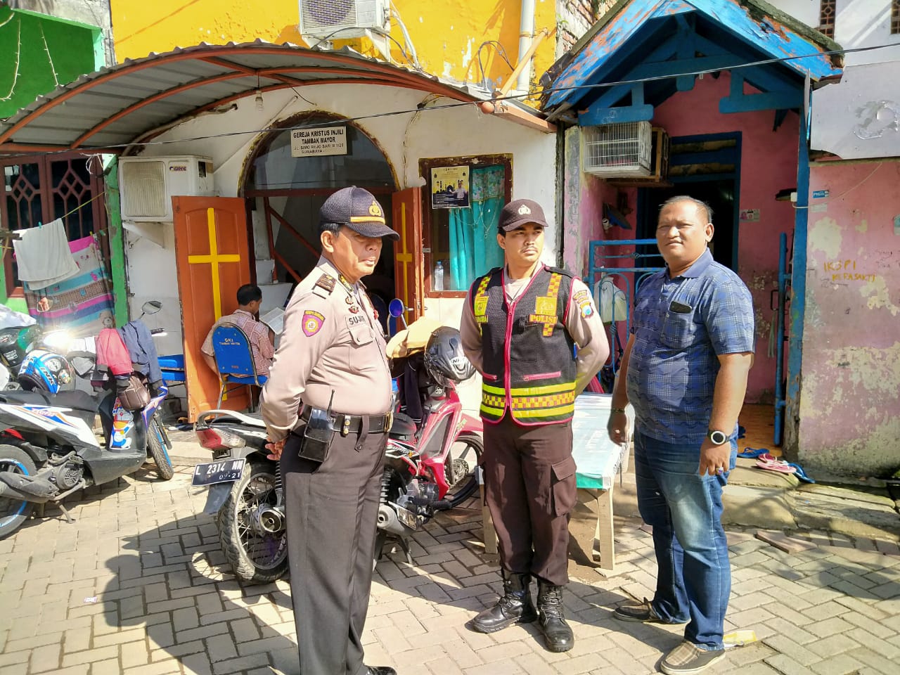 Polsek Asemrowo Pam Kebaktian Rutin di GKI Simorejosari