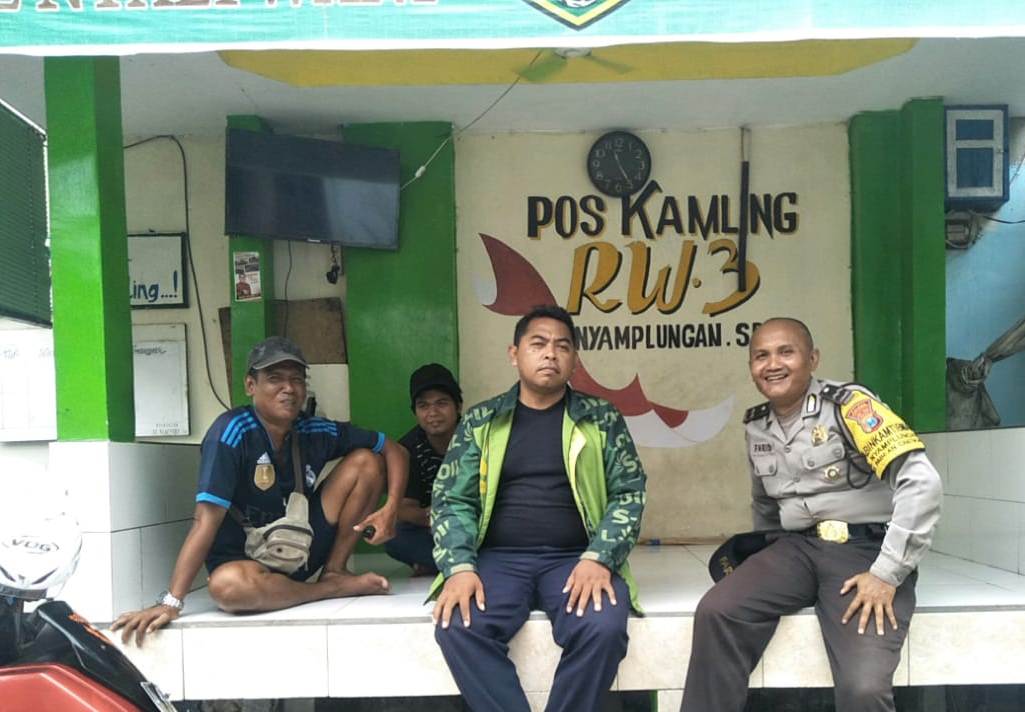 Sambang Pemukiman, Babinkamtibmas Nyamplungan Sampaikan Pesan Waspada 3C